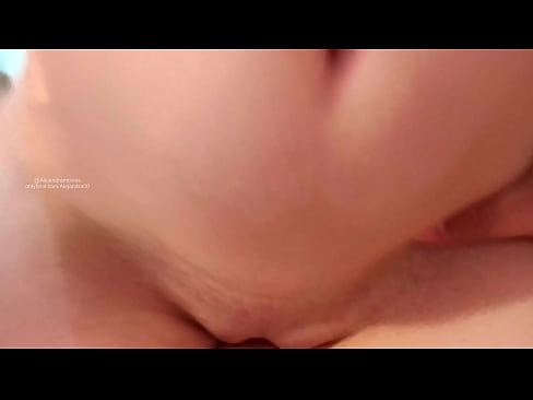 ❤️ أنام في غرفة أختي وهكذا استيقظت فينا